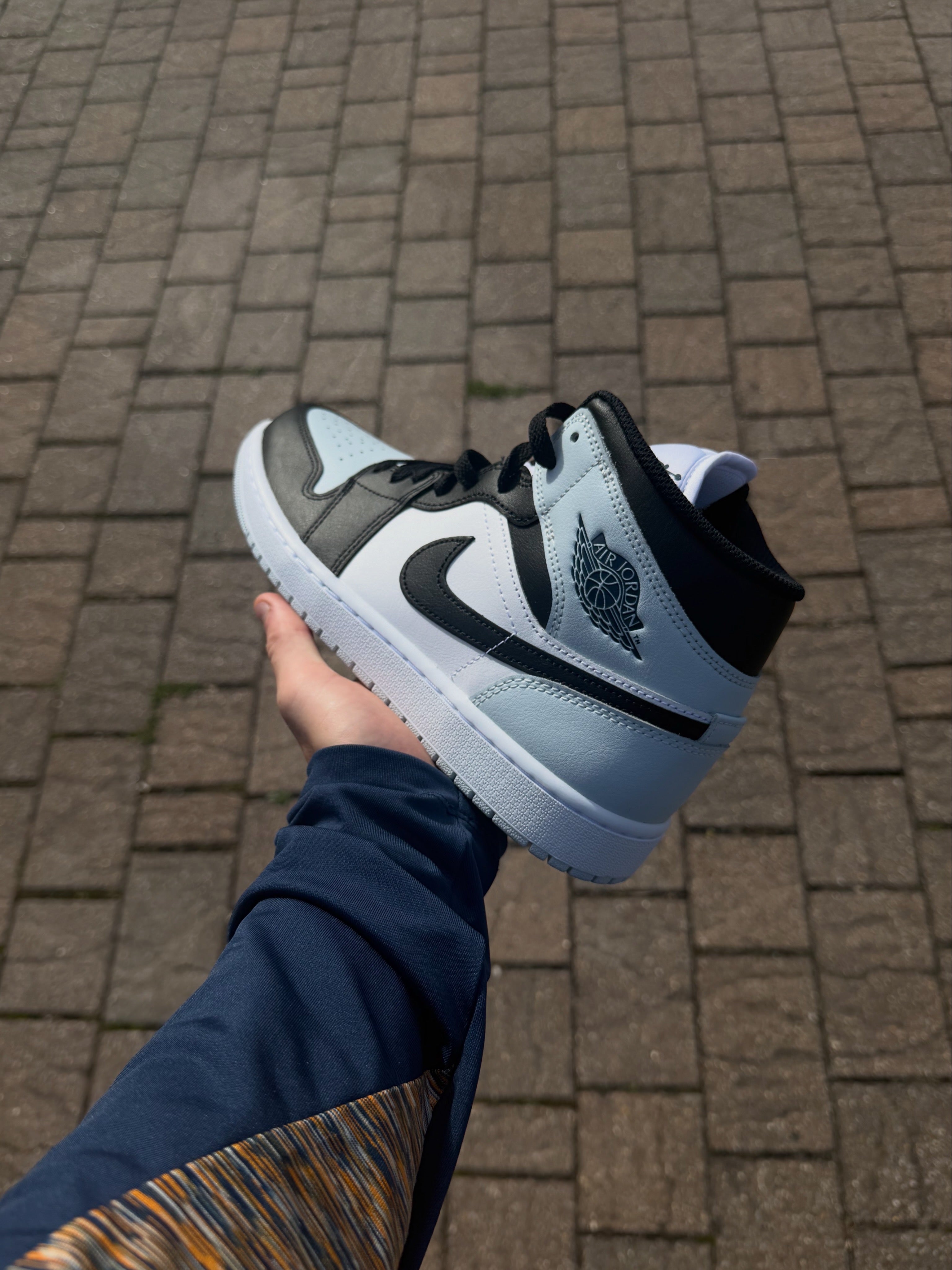 Jordan 1 Mid ‘Blue/White’