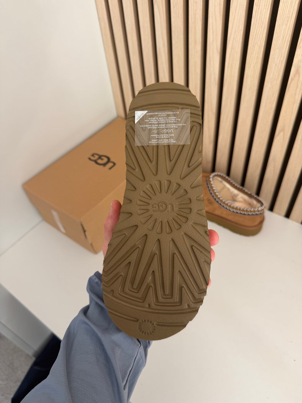UGG W TASMAN