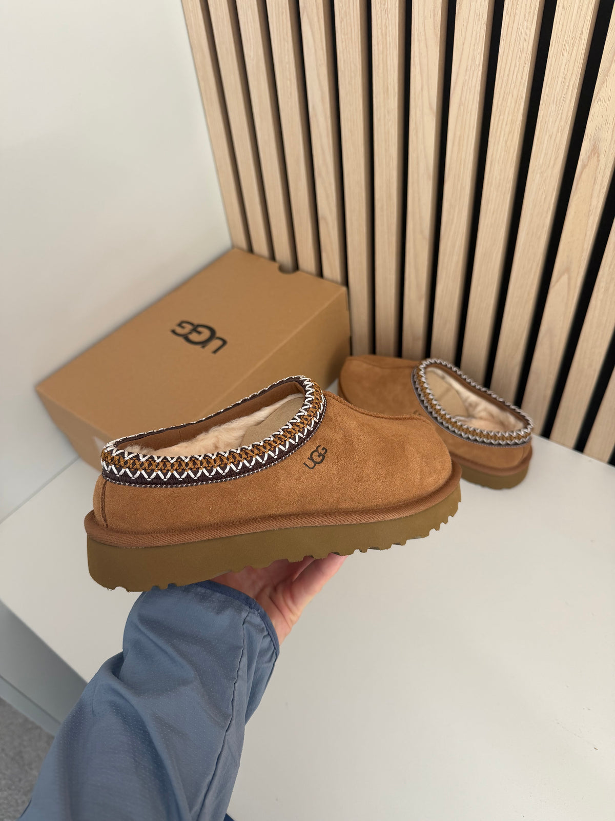 UGG W TASMAN