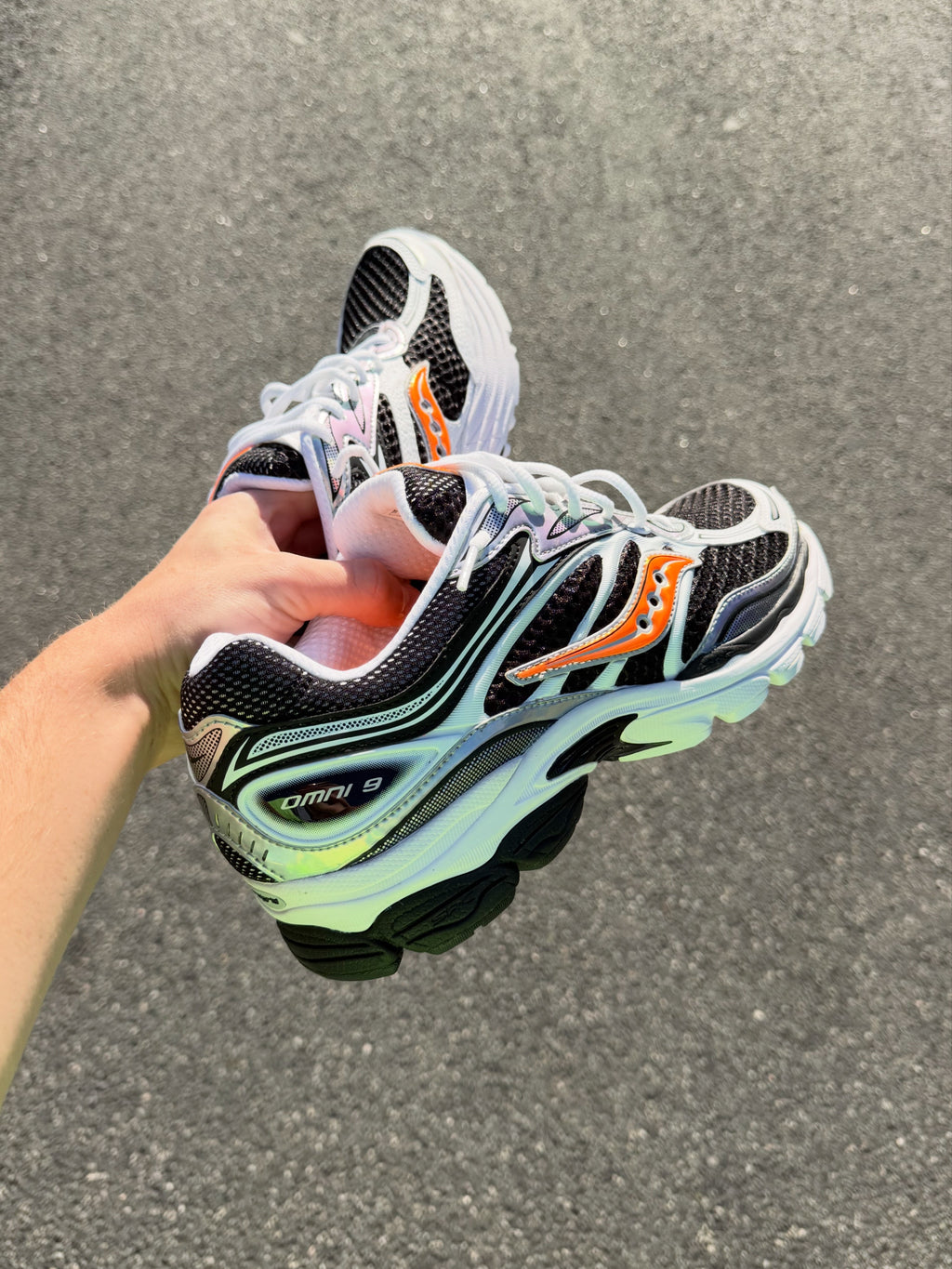 Saucony Omni 9 ‘Speed Shades White Black Orange’